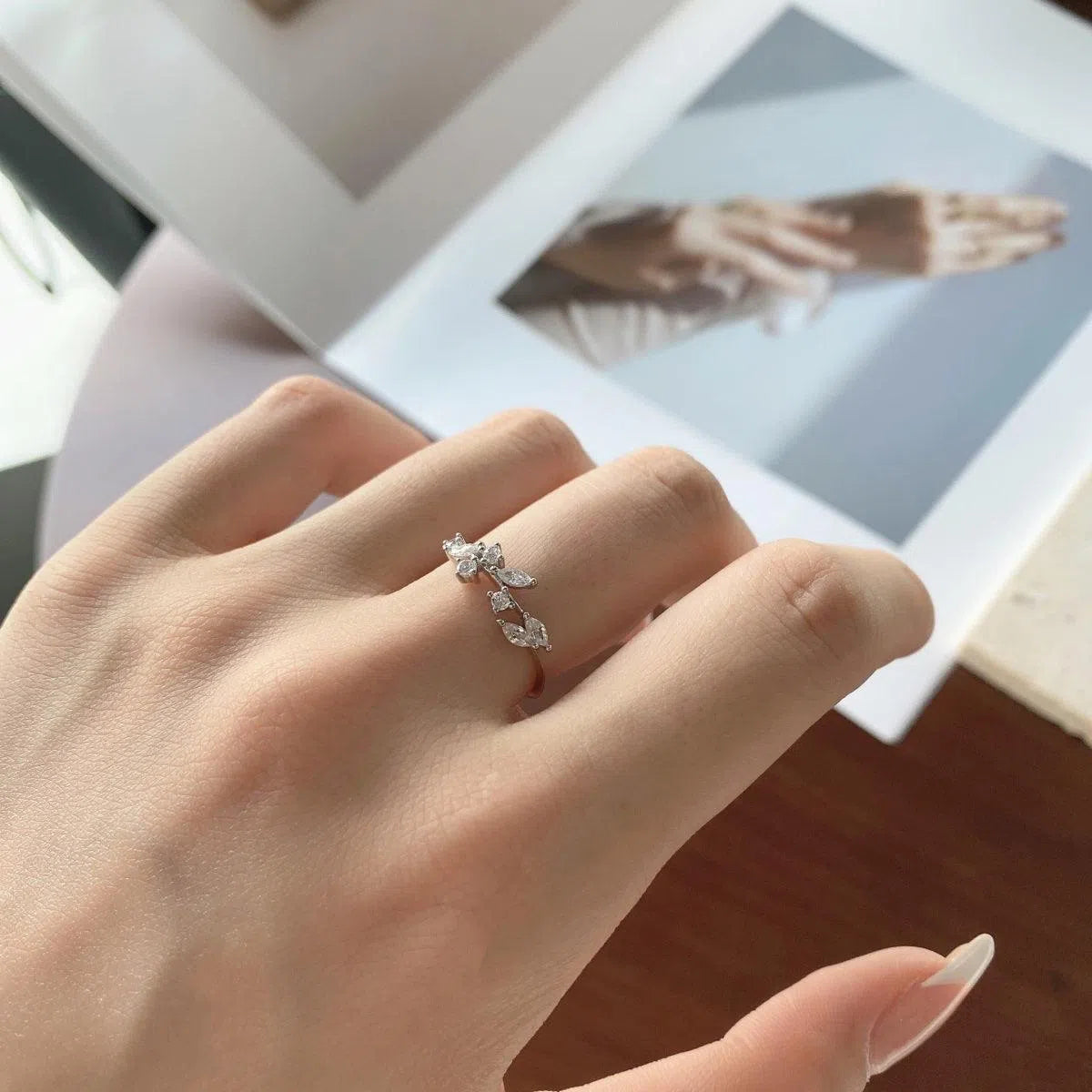 Dainty leaf ring-OrifineJewels