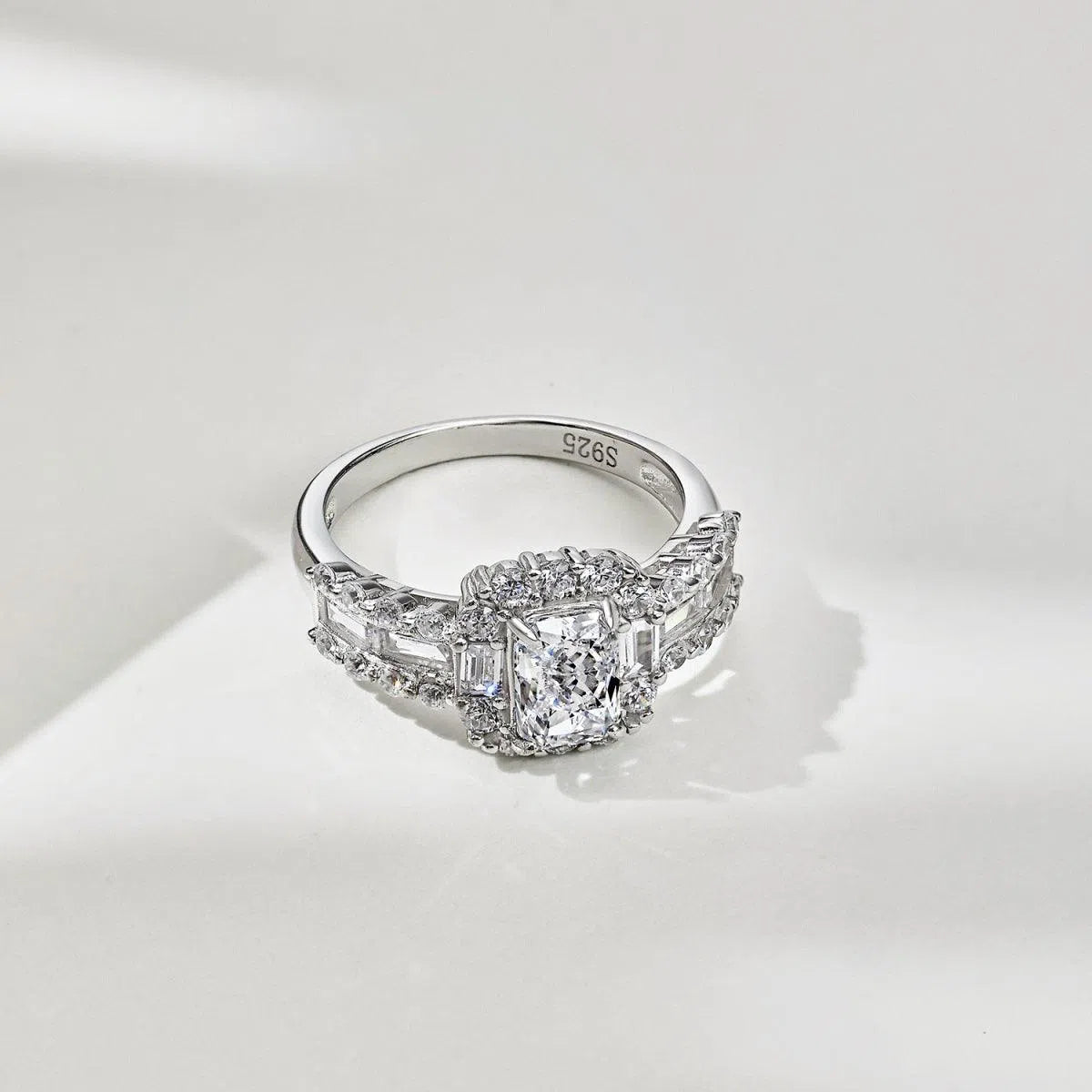 Evanya halo ring-OrifineJewels