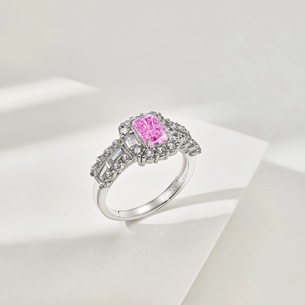 Evanya red halo ring-OrifineJewels