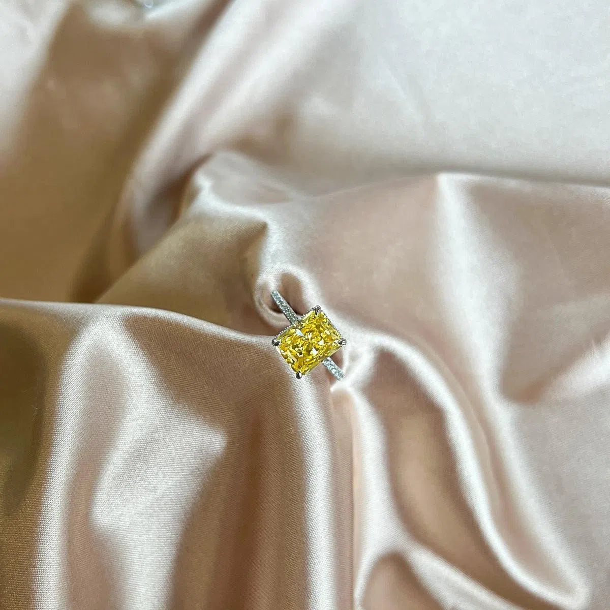 Novella yellow motif ring-OrifineJewels