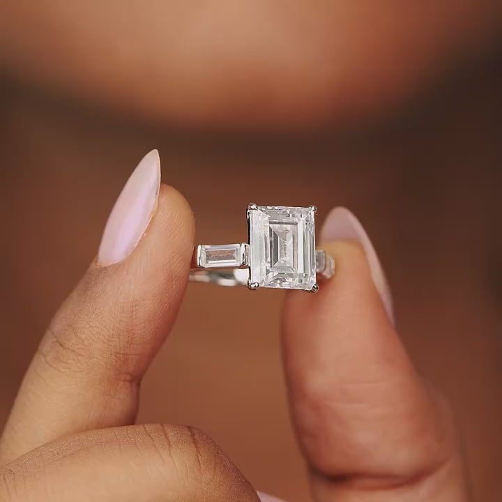 Nebula kira white motif ring