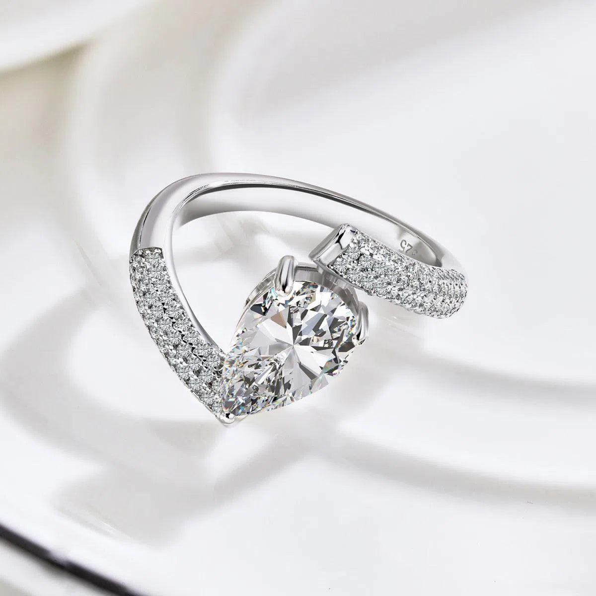 Solara clear band ring-OrifineJewels